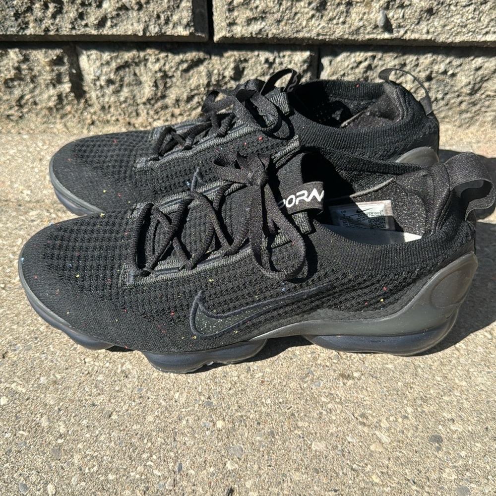Nike Women’s Vapormax 2021 Flyknit Black Size 9 Sneakers